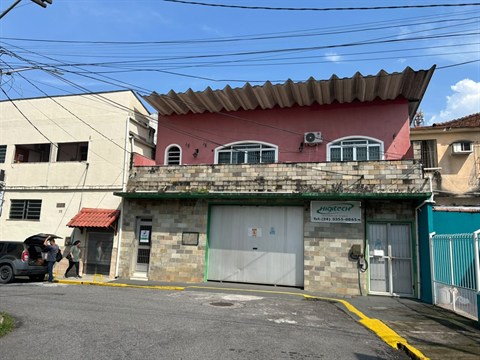Casa à Venda